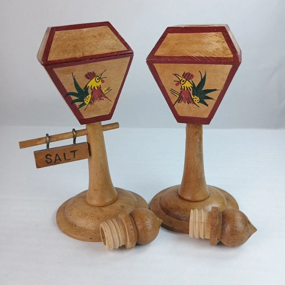 4 Sets Of Vintage Wooden Salt and Pepper Shakers Collectors
